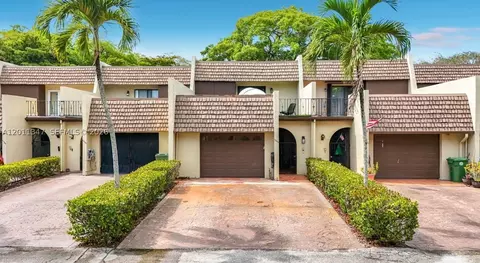 10375 Rue Vendome #4C, Pembroke Pines, FL 33026