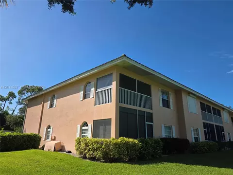 Exterior - 575 Augusta Blvd #8, Naples, FL 34113 photo 1 of 2