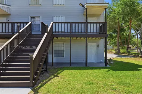 Exterior - 207 SE 6th Ave, Okeechobee, FL 34974 photo 6 of 7