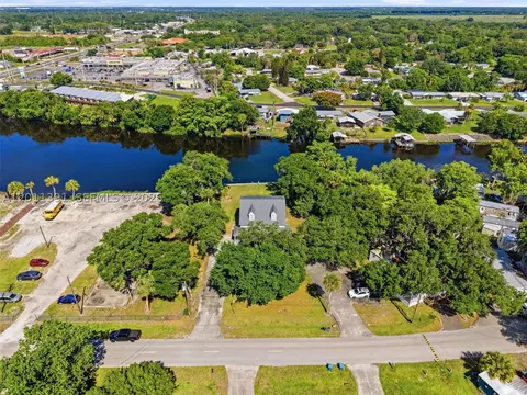 View/Area - 207 SE 6th Ave, Okeechobee, FL 34974 photo 1 of 6