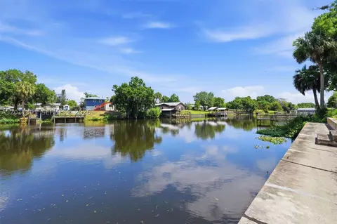 View/Area - 207 SE 6th Ave, Okeechobee, FL 34974 photo 2 of 6