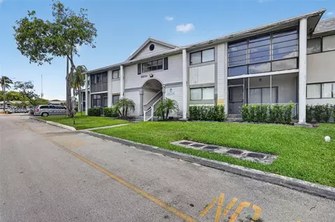 20731 NE 4th Pl #104, Miami, FL 33179