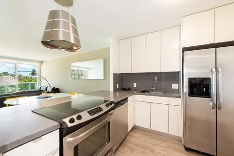 100 Bayview Dr #210, Sunny Isles Beach, FL 33160