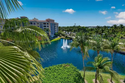 705 Crandon Blvd #506, Key Biscayne, FL 33149