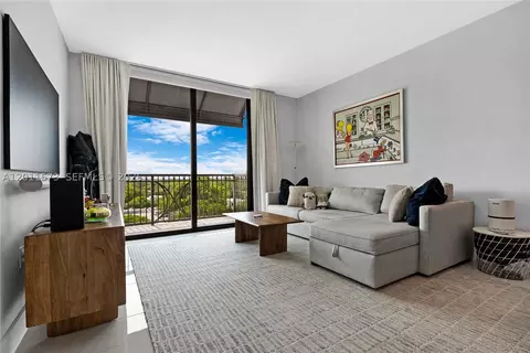 301 Altara Ave #823, Coral Gables, FL 33146