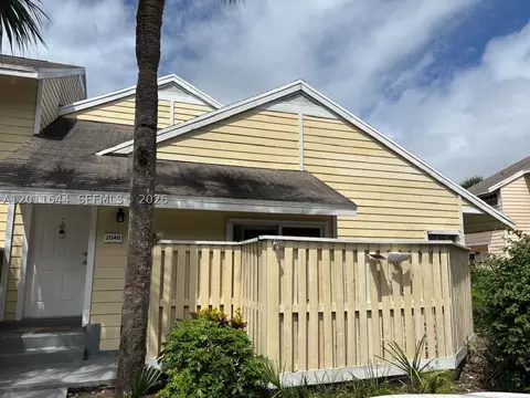 2048 Champions Way, North Lauderdale, FL 33068