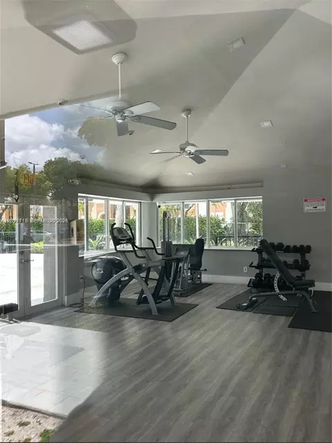 7160 NW 179th St #309, Hialeah, FL 33015