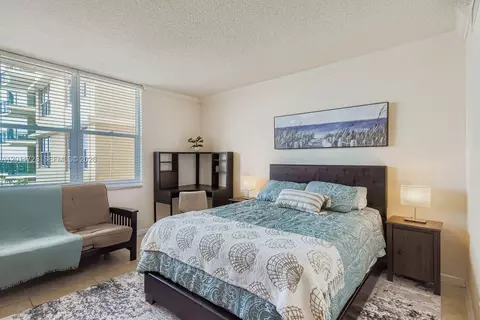 2501 S Ocean Dr #1032, Hollywood, FL 33019