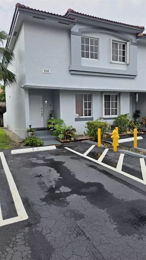 8300 NW 10th St, Miami, FL 33126