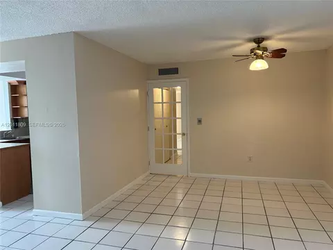9411 SW 4th St #202, Miami, FL 33174