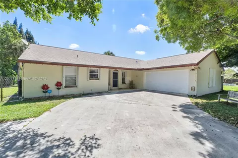 694 Dixie Ln, West Palm Beach, FL 33415