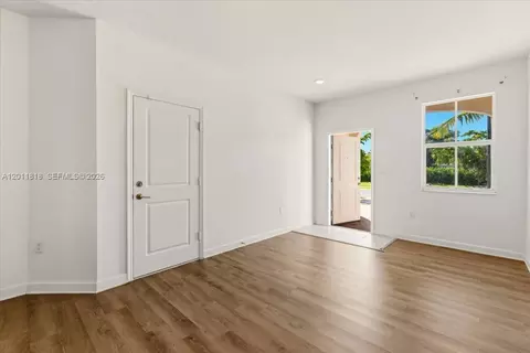 12865 NW 24th Ave, Miami, FL 33167