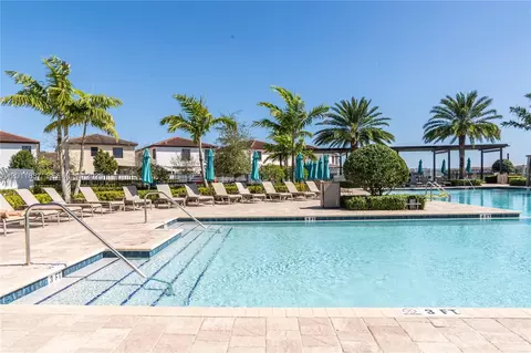 Exterior - 10599 W 33rd Ct, Hialeah, FL 33018 photo 7 of 7
