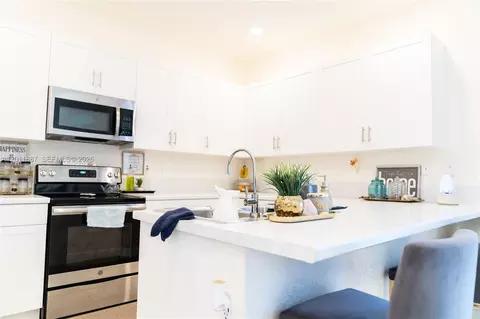 Kitchen - 10599 W 33rd Ct, Hialeah, FL 33018 photo 4 of 4
