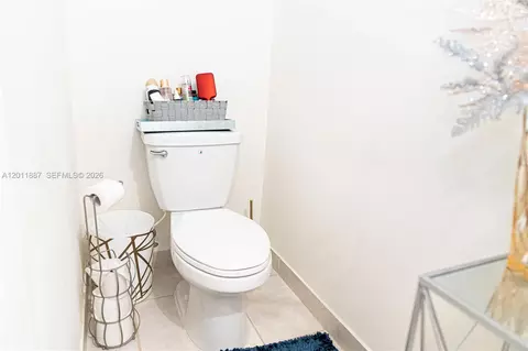 Bath - 10599 W 33rd Ct, Hialeah, FL 33018 photo 1 of 3