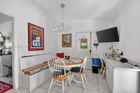 Dining - 3575 Marlow Ave, Boynton Beach, FL 33436 photo 2 of 2