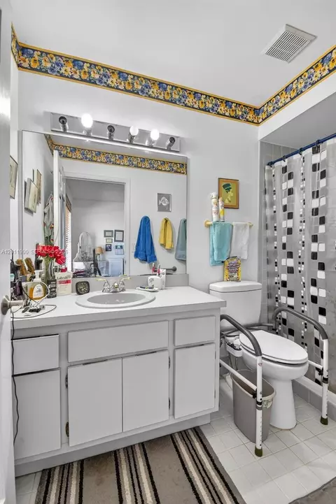 Bath - 3575 Marlow Ave, Boynton Beach, FL 33436 photo 2 of 4