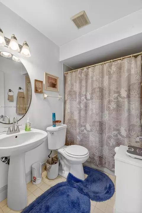 Bath - 3575 Marlow Ave, Boynton Beach, FL 33436 photo 4 of 4