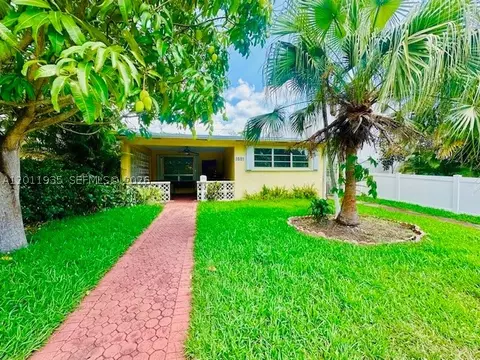 1551 Tyler St, Hollywood, FL 33020