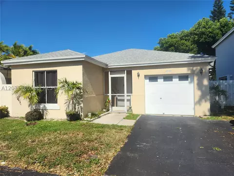 4250 SW 72nd Ter, Davie, FL 33314