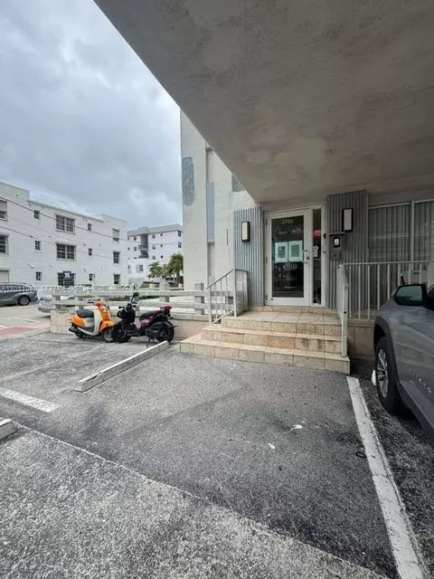 3700 Collins Ave #S-309, Miami Beach, FL 33140