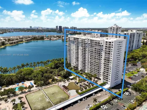 2801 NE 183rd St #912W, Aventura, FL 33160