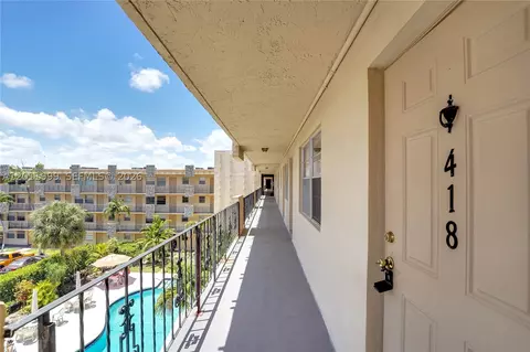 2145 Pierce St #418, Hollywood, FL 33020