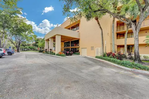 8592 W Sunrise Blvd #408, Plantation, FL 33322