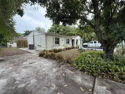 596 NW 109th St, Miami, FL 33168