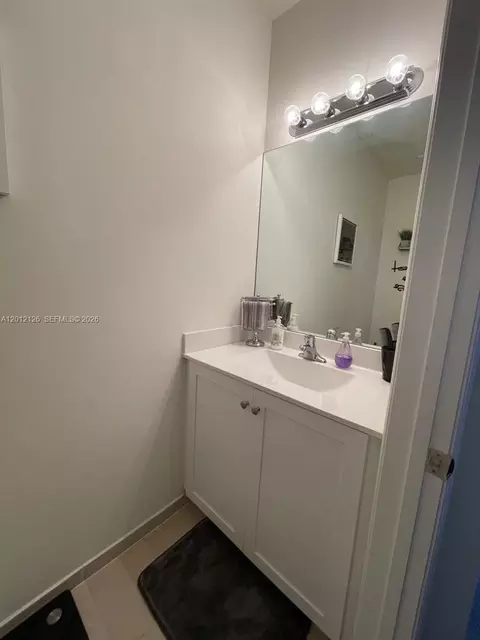 Bath - Undisclosed, Hialeah, FL 33018 photo 1 of 3