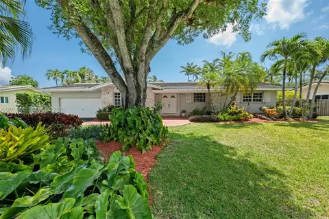 15705 SW 77th Ave, Palmetto Bay, FL 33157