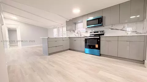 21610 NW 7th Ct, Pembroke Pines, FL 33029