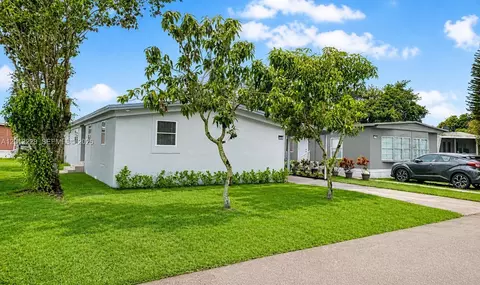 21610 NW 7th Ct, Pembroke Pines, FL 33029