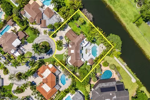 8763 SW 61st Pl, Pinecrest, FL 33156