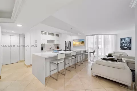 4775 Collins Ave #1504, Miami Beach, FL 33140