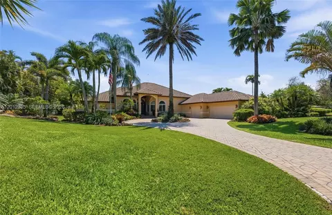 3160 Paddock Rd, Weston, FL 33331