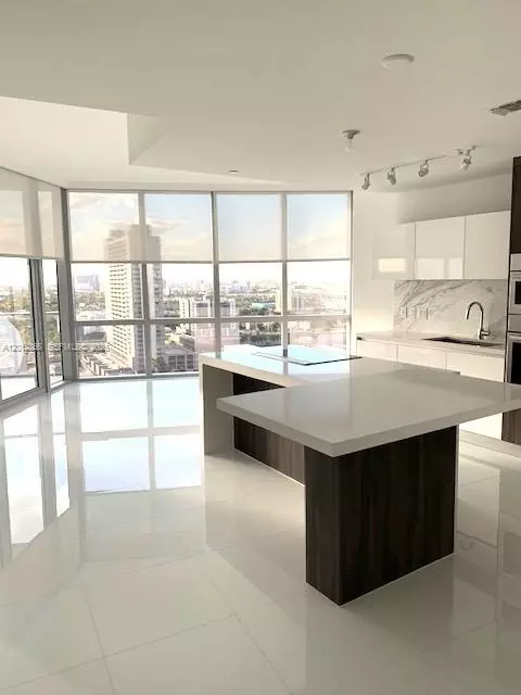 851 NE 1st Ave #2110, Miami, FL 33132