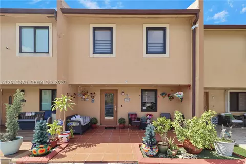 3859 SW 99th Ave #8, Miami, FL 33165