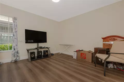 395 W 39th Pl, Hialeah, FL 33012 photo 18