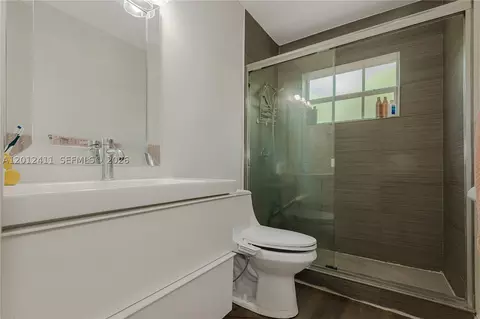 395 W 39th Pl, Hialeah, FL 33012 photo 24