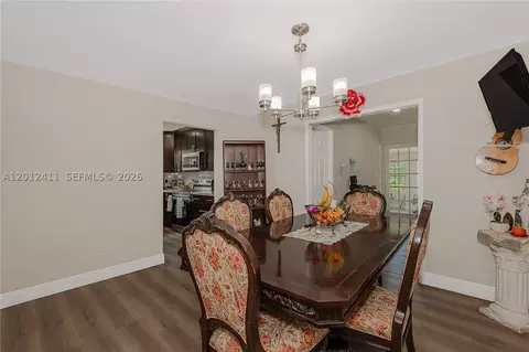 395 W 39th Pl, Hialeah, FL 33012 photo 9