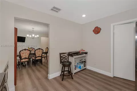 395 W 39th Pl, Hialeah, FL 33012 photo 16
