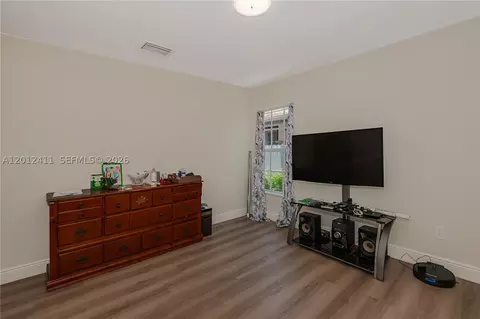 395 W 39th Pl, Hialeah, FL 33012 photo 19