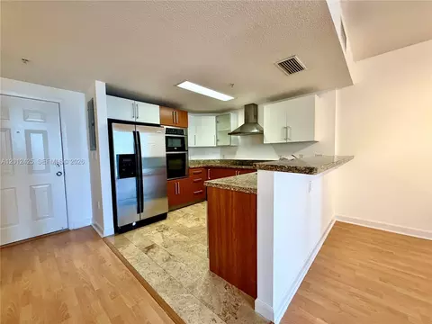 170 SE 14th St #2906, Miami, FL 33131