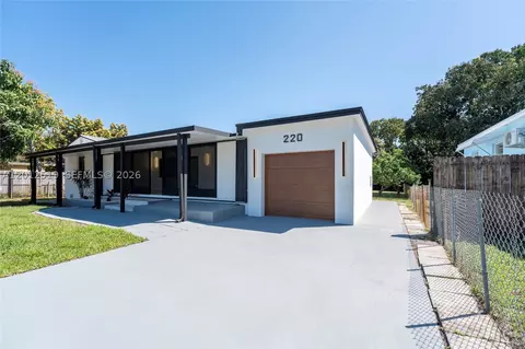 220 NW 144th St, Miami, FL 33168