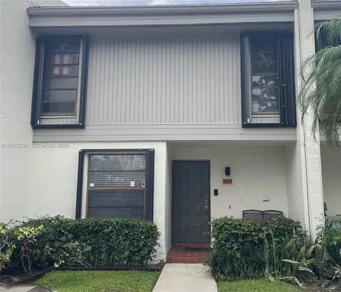9810 NW 10th St #88, Pembroke Pines, FL 33024