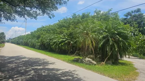 5800 SW 210th Ter, Southwest Ranches, FL 33332