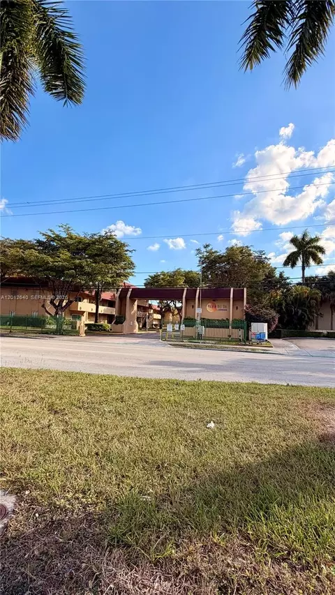9972 SW 88th St #1125, Miami, FL 33176