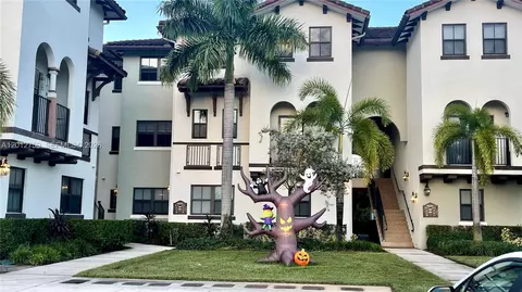 10620 NW 88th St #205, Doral, FL 33178