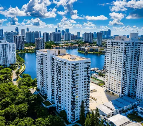 2780 NE 183rd St #710, Aventura, FL 33160